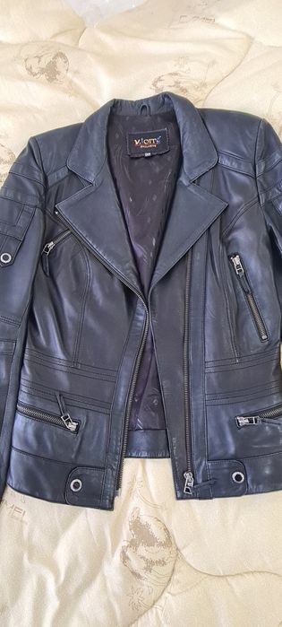 Продам кожаную куртку