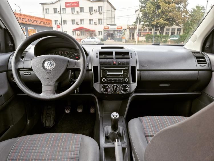 Volkswagen Polo facelift, 2008 Euro 4, 12 benzină, stare impecabilă