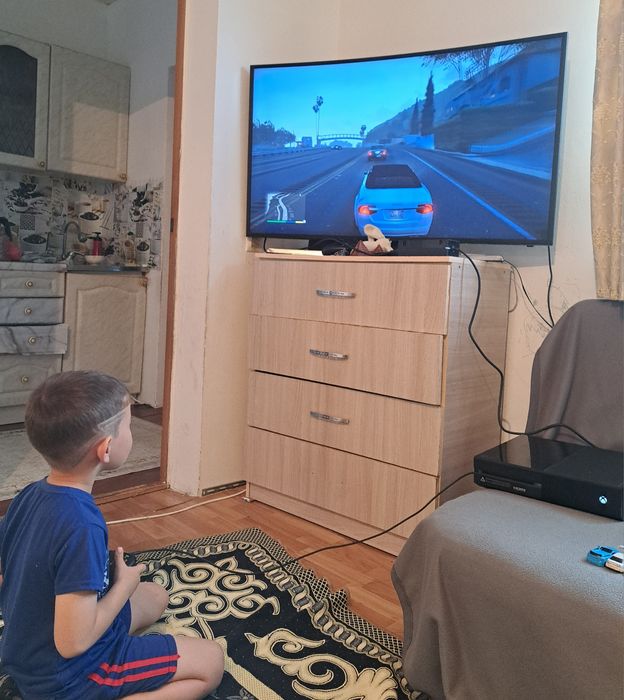 Xbox one 500gb  в идеальном состоянии