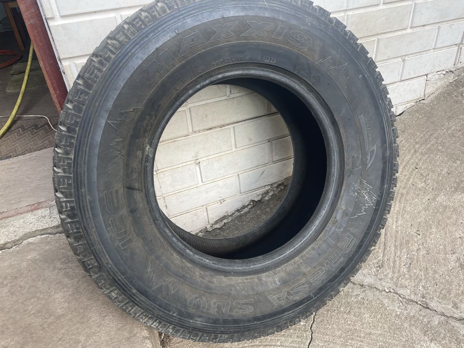 2 шины Maxxis зима 265 70 R16