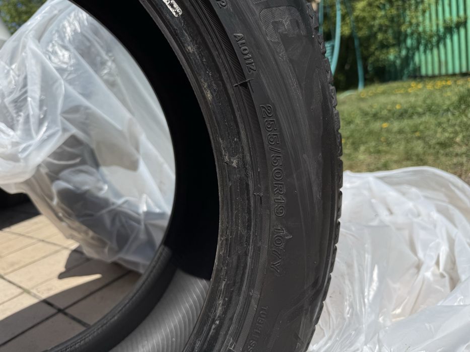 Продам резину BRIDGESTONE 255/50/R19