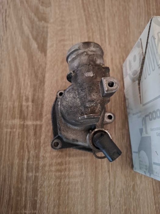 Термостат за Mercedes C220 CDI w203 - OM646 DE22 LA