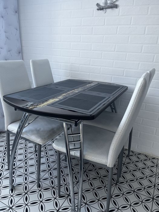 Продам кухонный стол