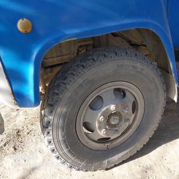 Mashina holat ideal 6ta balon yangi akmilator yangi bosilgan pul kk