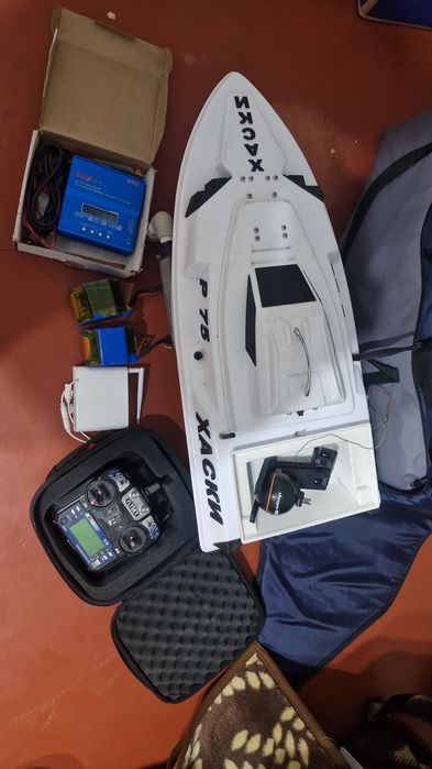 Продам кораблик Хаски 75