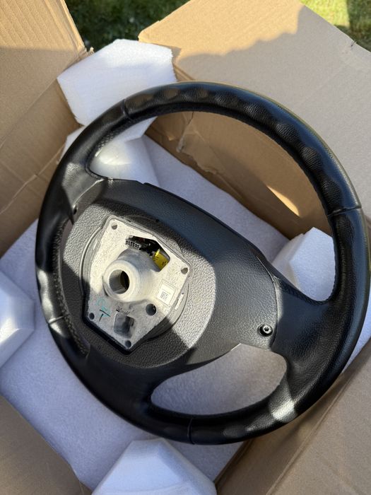 Volan Bmw seria 5 f10 2009- 2016 350 ron air bag inclus in pret