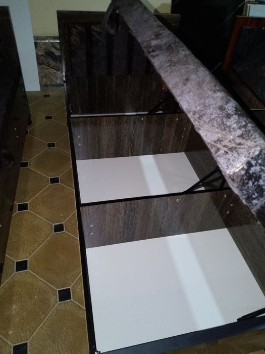 Adna spalnicha sotiladi