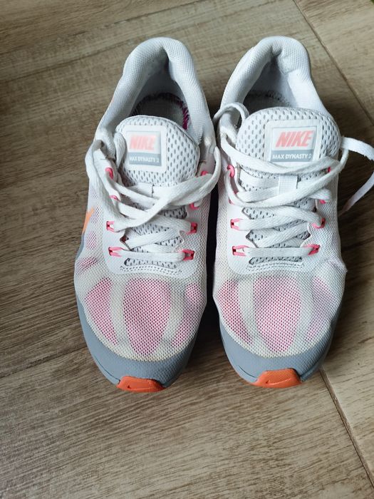 Дамски маратонки Nike