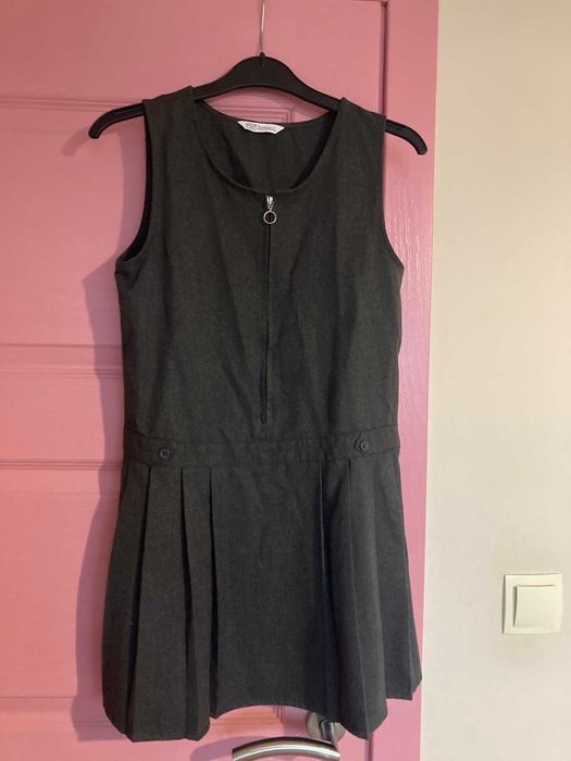 Официални рокли, тоалети за повод и за първи учебен ден