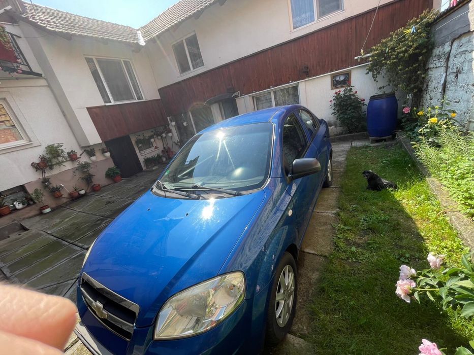 chevrolet aveo albastru