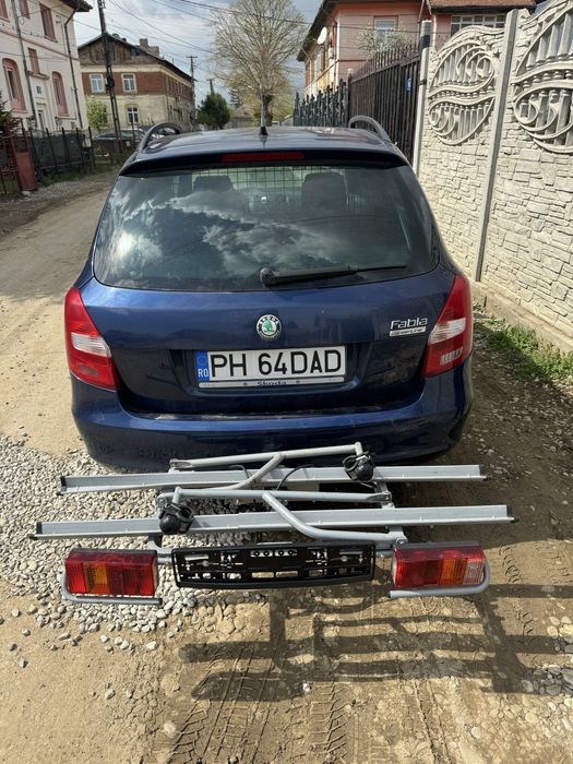 Vand suport pentru 2 biciclete pe carlig auto