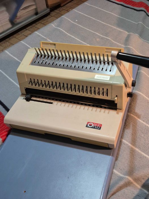 OPUS Multi Kombi - Aparat legare documente. Bonus spirale din plastic