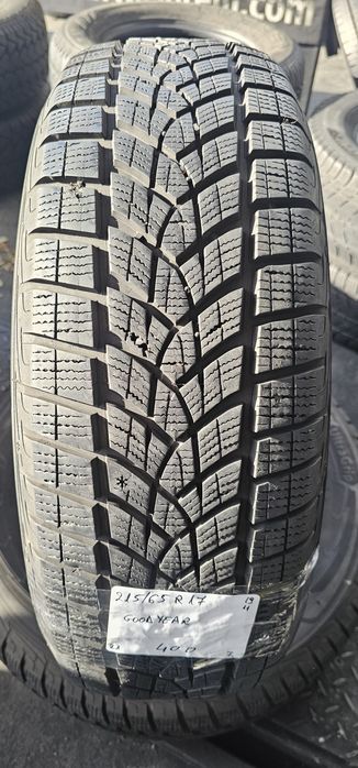 215 65 R 17 Goodyear iarna