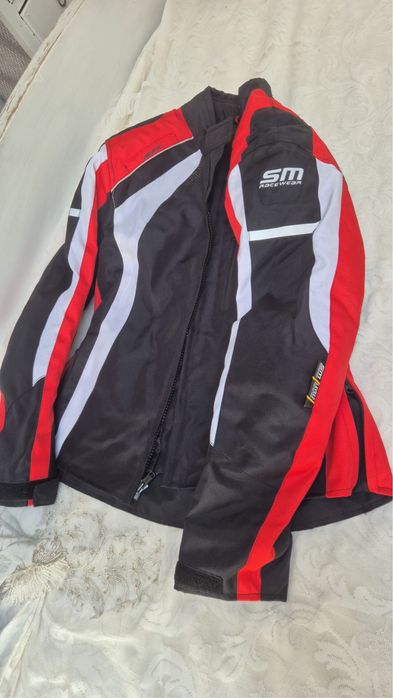 Vând costum moto complet