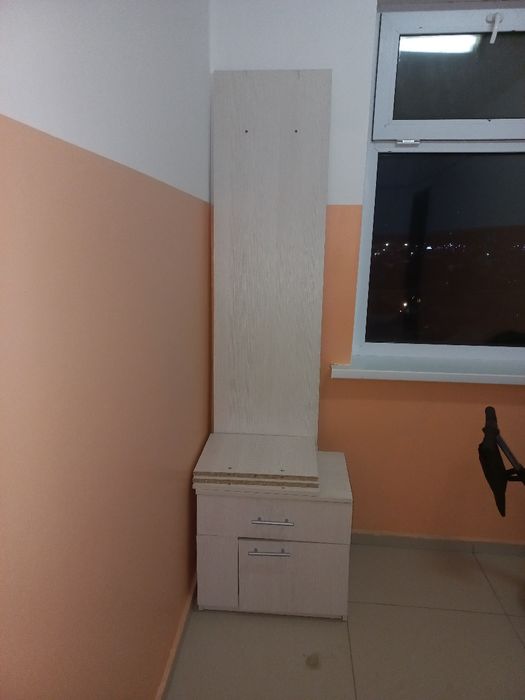 Табуретки и ножки от стола