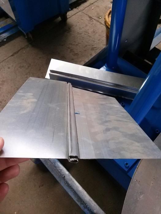 фальцепрокатный станок для вентиляции. Модель 12HB