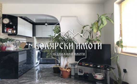 Дава се под наем Двустаен апартамент в Велико Търново, Център - 60 кв.м за 306 € - Снимка #3