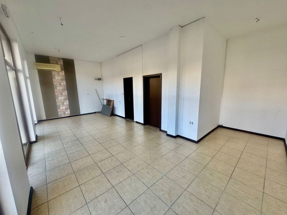 Помещение за магазин/офис под наем в гр.Свети Влас