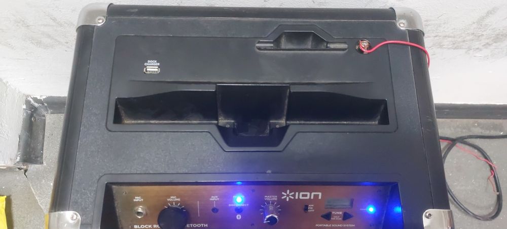 Продавам тонколона с блутут от Швейцария