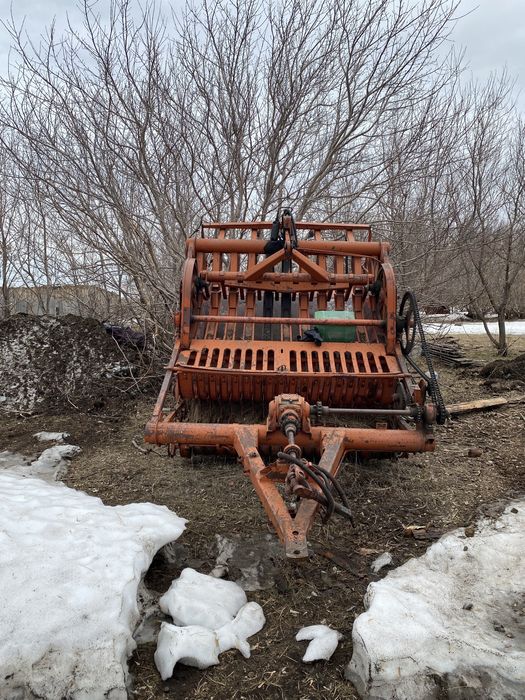 Сена подборщик. В рабочей состояние