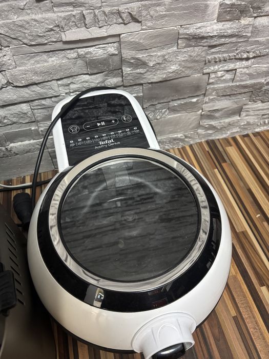 Vand friteusa cu aer cald Tefal