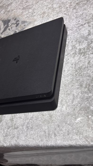 vand ps4 folosit dar merge totul bine