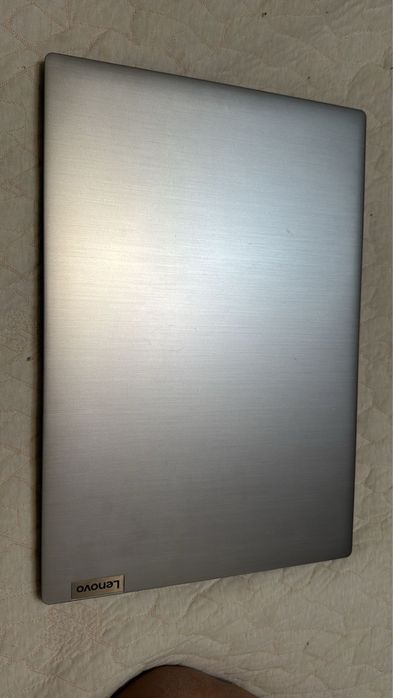 Продам ноутбук почти новый