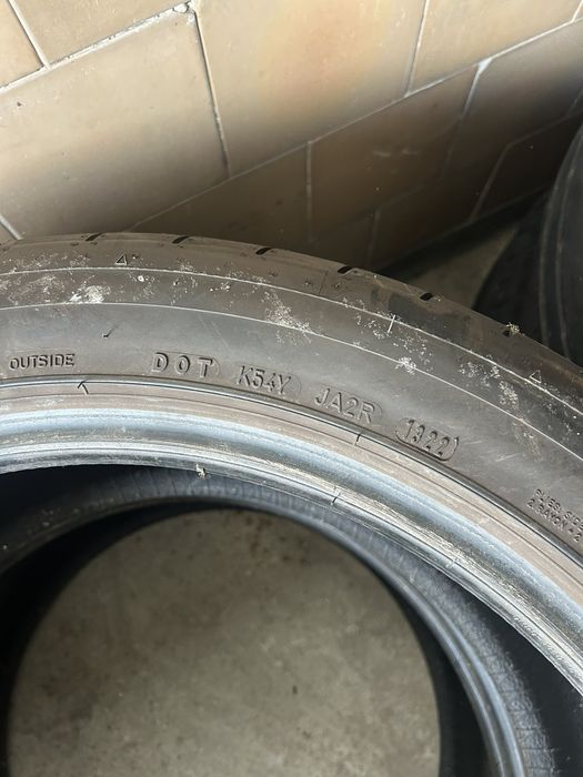 Летни гуми Dunlop 285 / 40 R 20 дот 2022г.