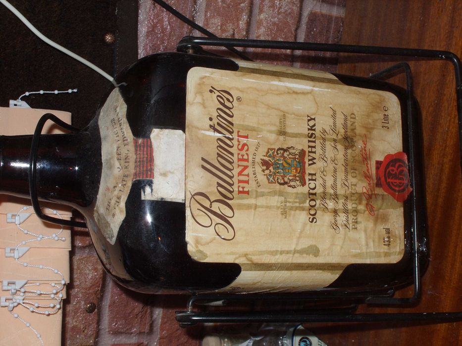 3 литрова празна бутилка с метална стоика 1980 г