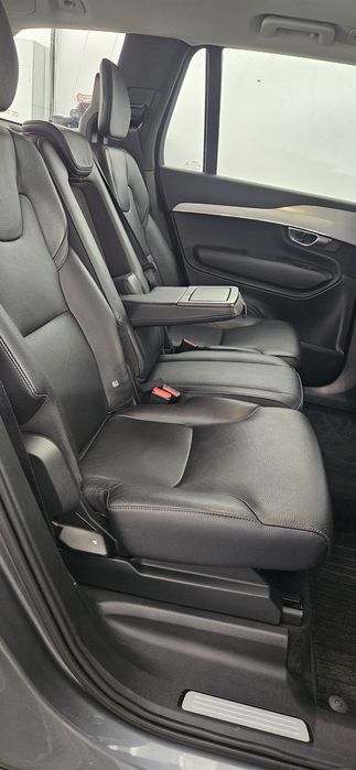 Volvo XC90 D5 AWD • 235 CP • 7 locuri