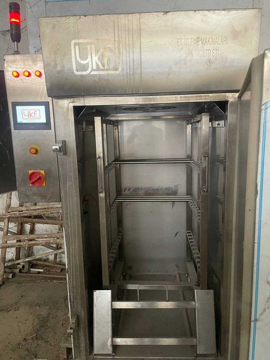 YKF firmasidan kolbassa va go`sht mahsulotlarini pishiruvchi PECH