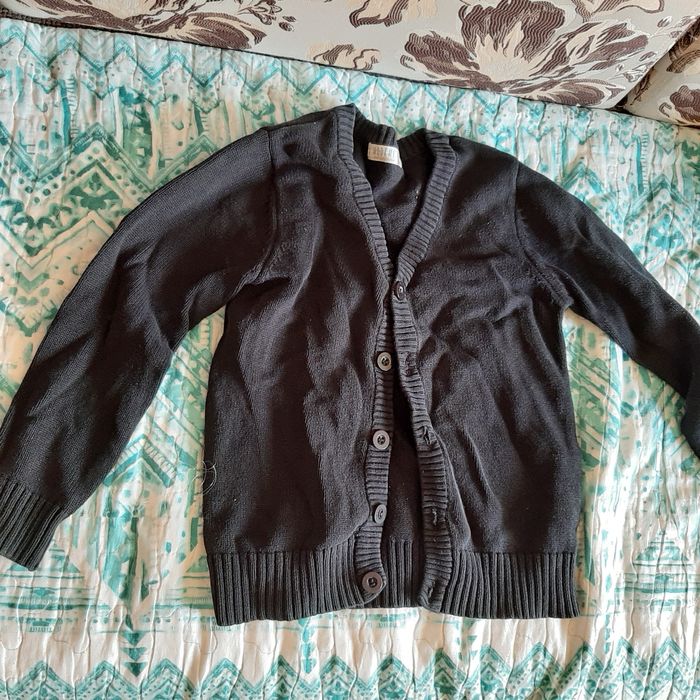 Продаю кофты жилеты к школе