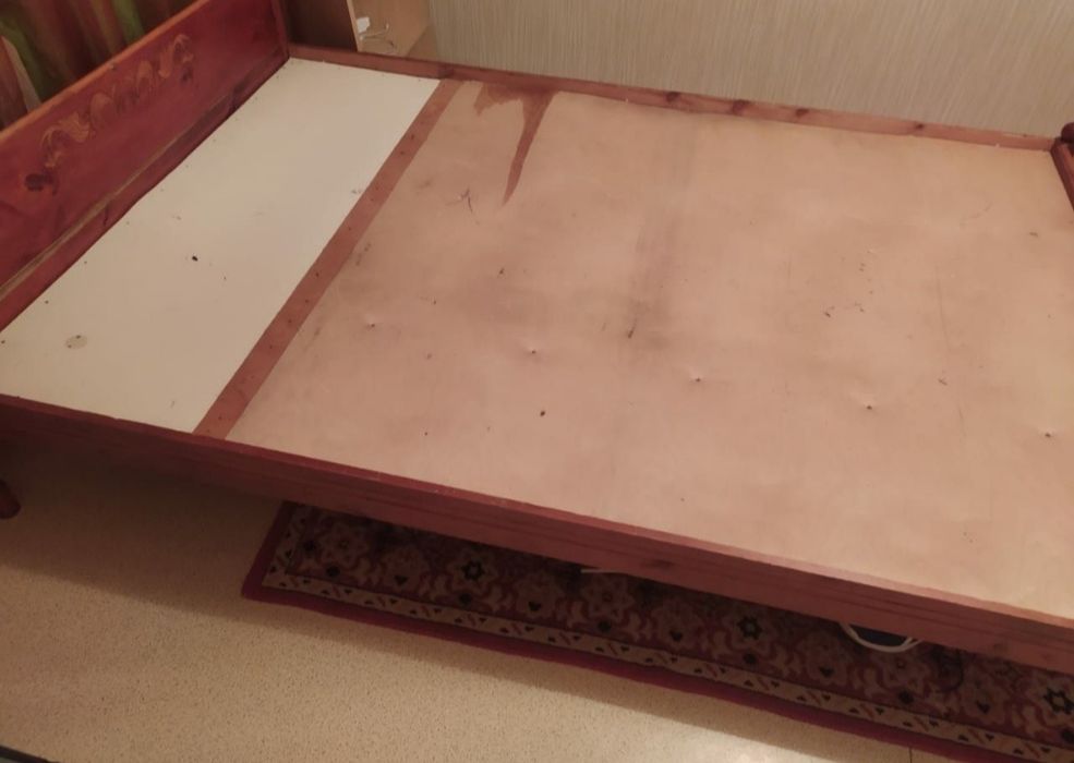 Продам  кровати с матрасом