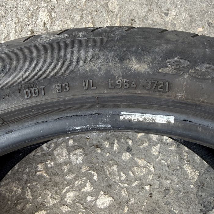 4 броя Летни гуми Pirelli 255/40 R19 Dot 3721 ном 854