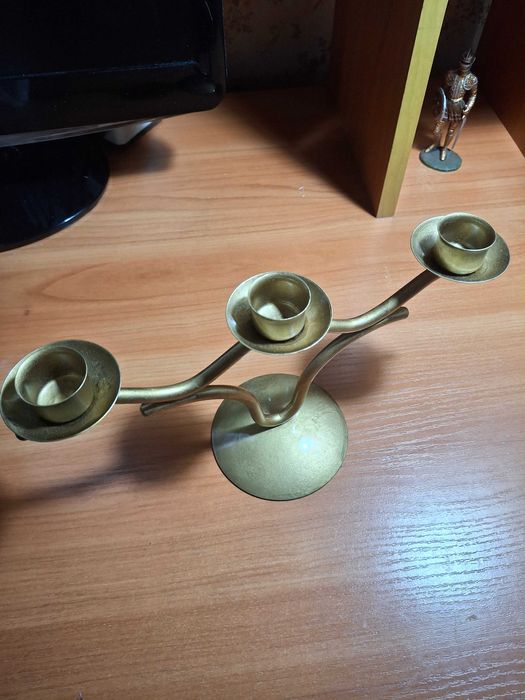 Подсвечник на 3 свечи.