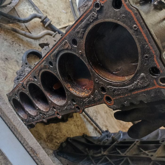 БЛОК И Коленвал МЕРС 124 М104