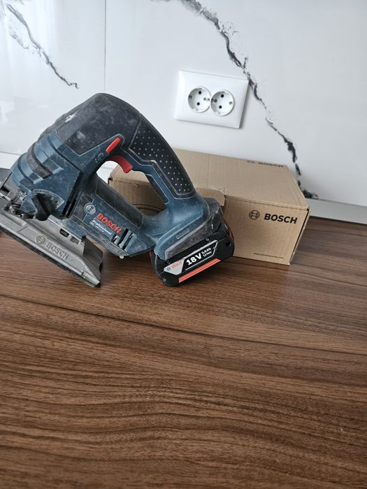Fierăstrău pendular Bosch 18V (fără fir) – stare bună