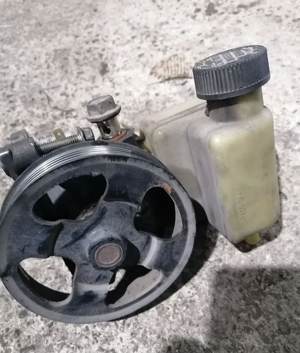 Мазда 6  1.8 бензин