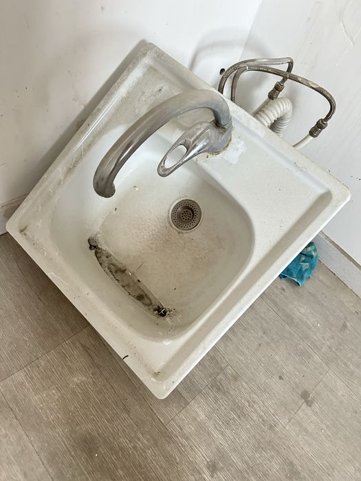 Продам раковину металич.