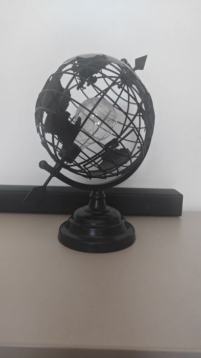Lampă decoratovă cu continentele