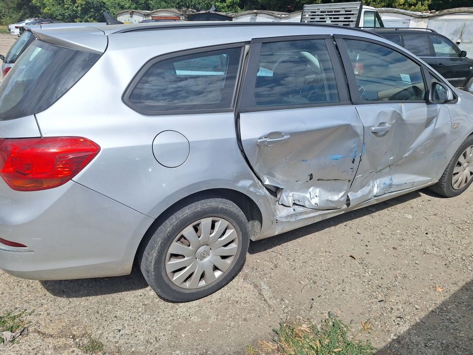 Asta 2013-1.7diesel AVARIAT DREAPTA