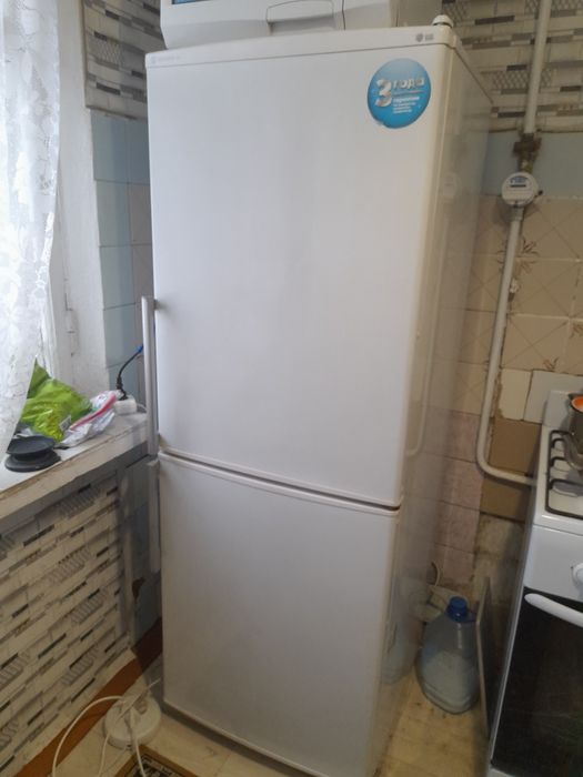 Продаётся холодильник LG