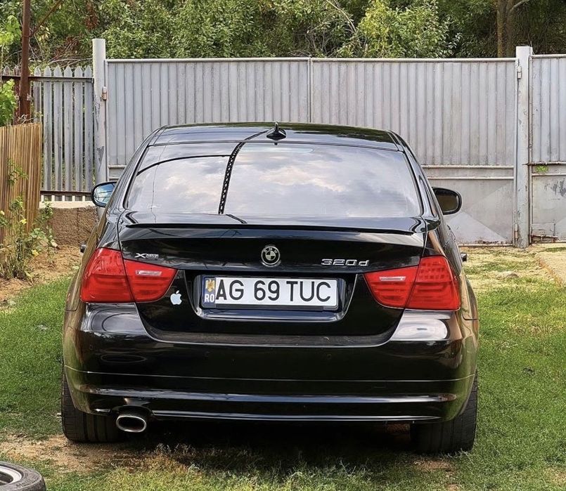 Vând BMW 320d E90