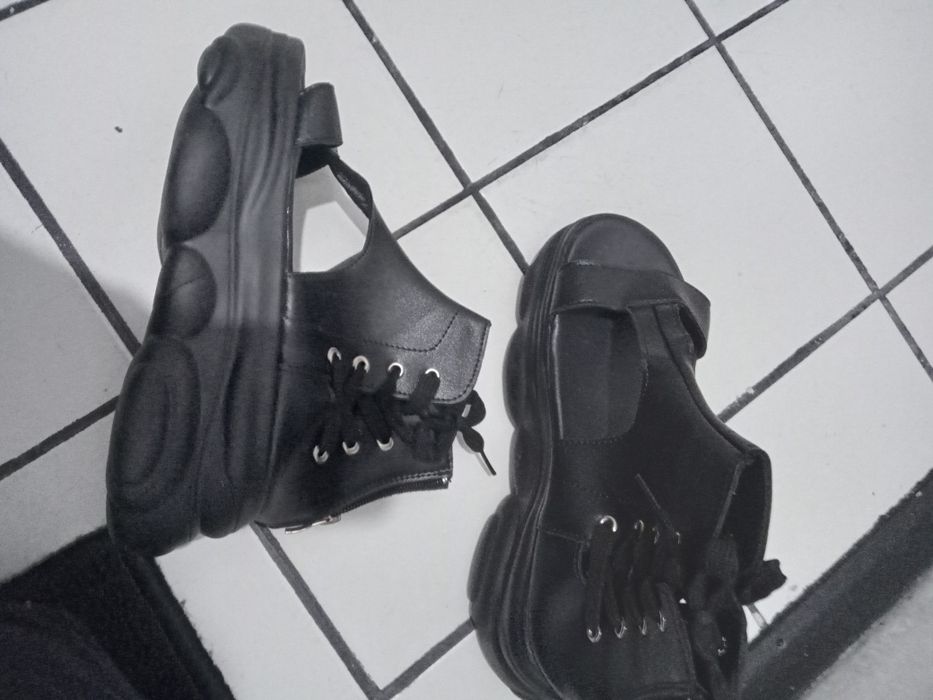 дамски обувки  и летни боти.