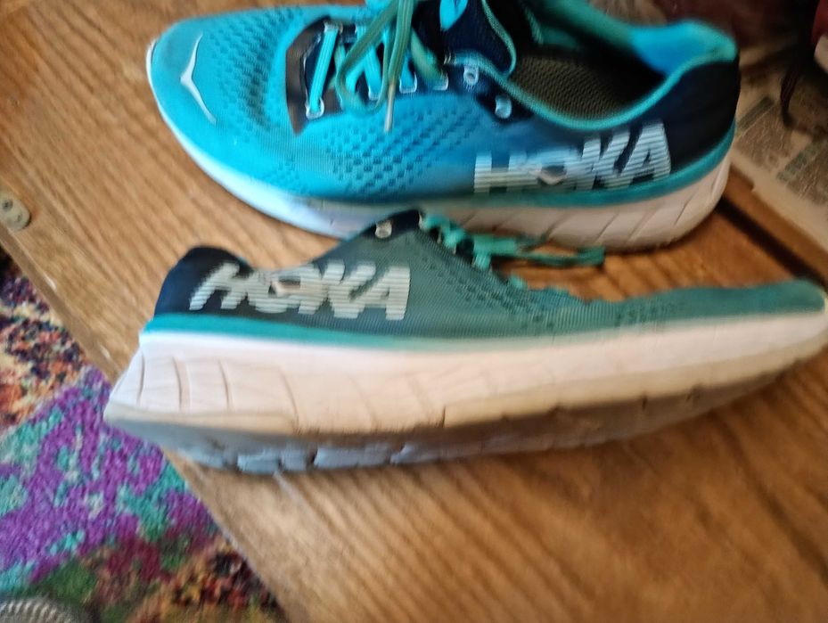 Маратонки Adidas Asics Nike Hoka