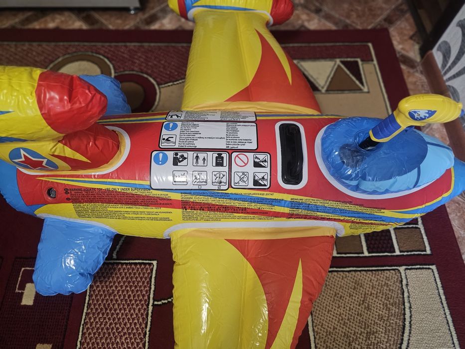 Продам надувную игрушку для плавания