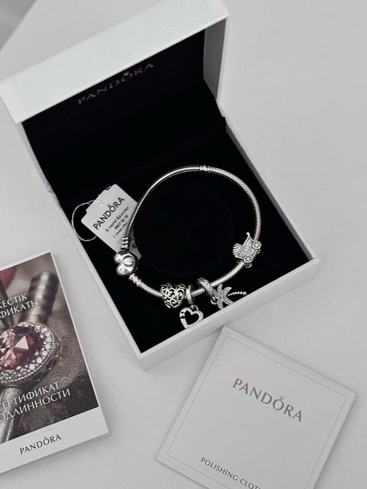 Браслет Pandora с шармами
