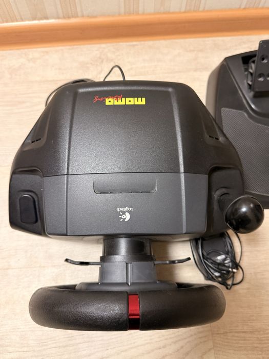 Игровой руль Logitech