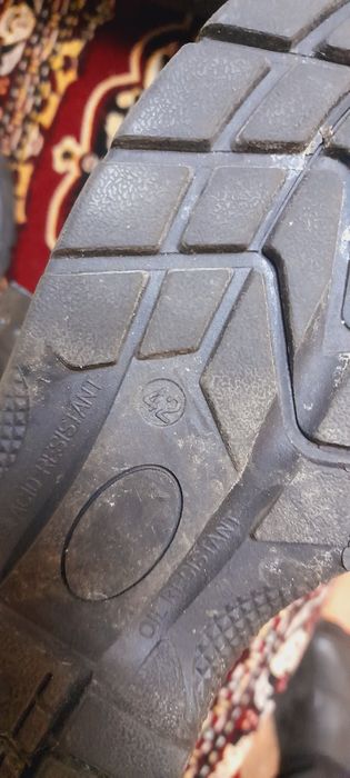 Берцы 42р. 2 пары. 3 тысячи.