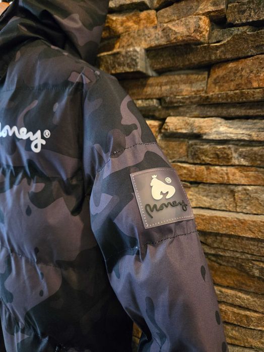 Детско яке Money / 11 - 12 г. Перфектно състояние с дефект